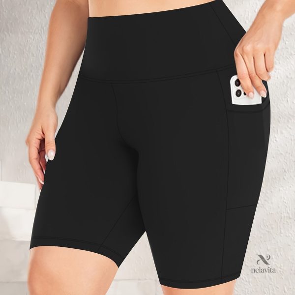 Confort et style réunis dans un short grande taille