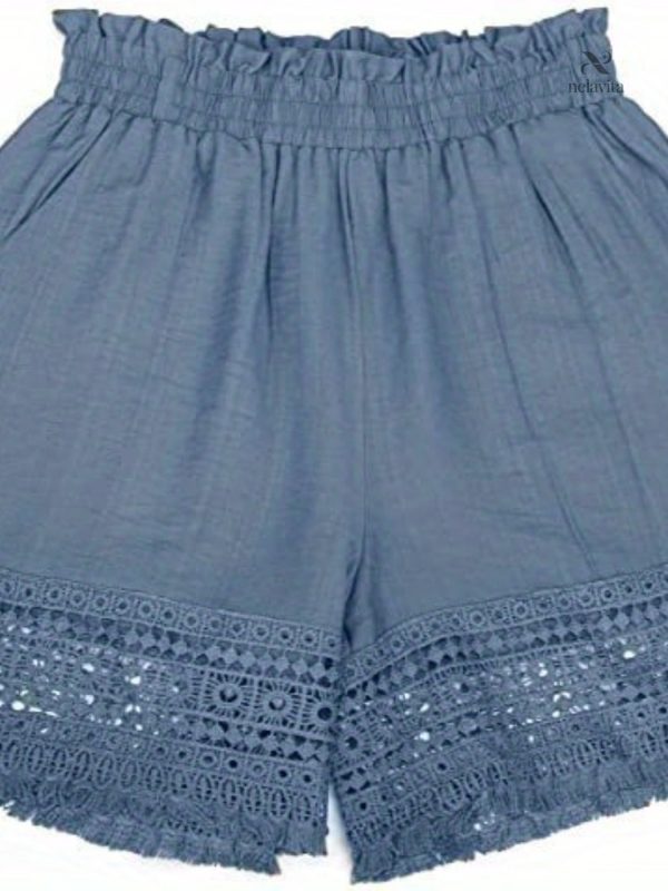 Short à poches diagonales pour un style chic et décontracté