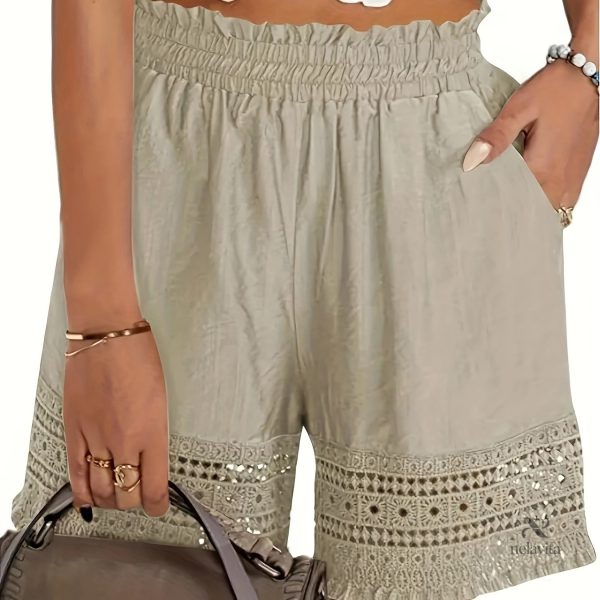 Look estival : short taille haute à poches diagonales