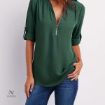 Blouse simple et chic à manches retroussables