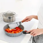 Spatule résistante, idéale pour cuisson en extérieur