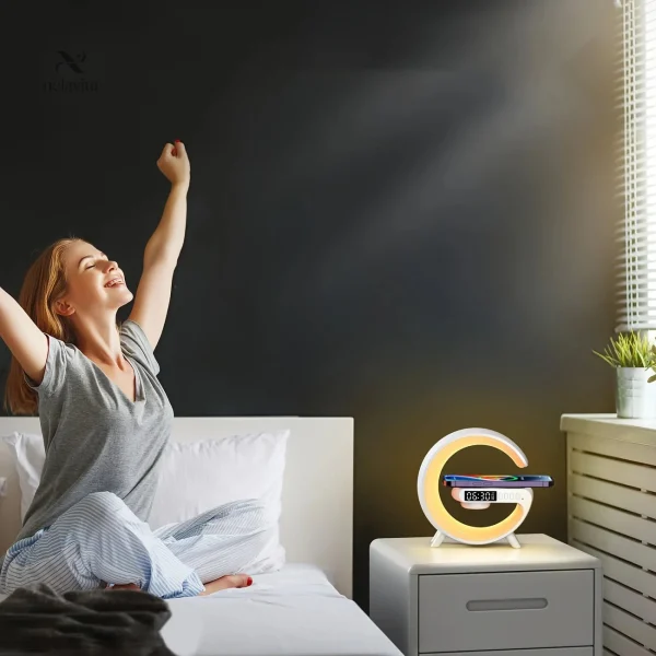 Chargeur et horloge de bureau sans fil pour iPhone avec lumière RGB