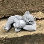 Statue commémorative de chat endormi pour souvenir d'animal