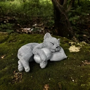 Décoration de jardin en hommage à un chat décédé