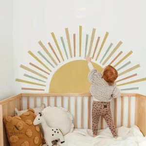 Déco murale colorée pour crèche et espace de jeu