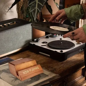 Présentoir en bois pour disque en lecture
