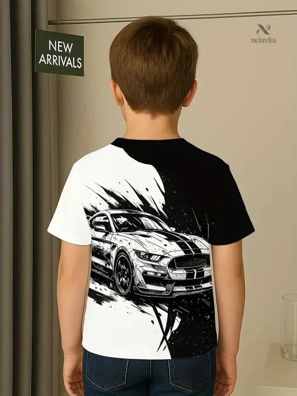 t-shirt-garcon-noir-et-blanc-avec-voiture-de-sport-mode-s-36l58q-1