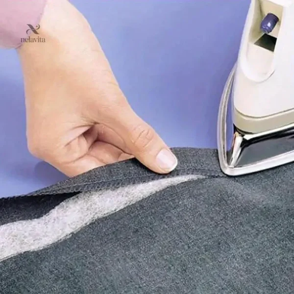 Tissu blanc adhésif pour réparations rapides
