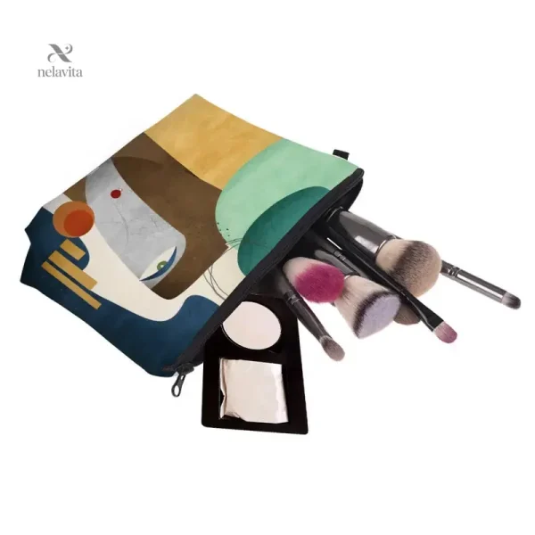 Trousse de maquillage stylée pour les voyages