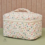 Pochette maquillage chic avec motif floral