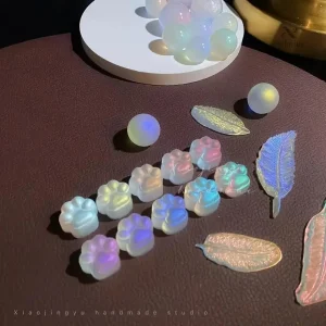 Vernis à effet miroir pour manucure élégante et moderne
