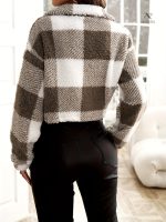 Manteau femme à carreaux, coupe courte et pratique