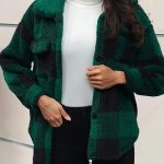 Manteau à carreaux, parfait pour les jours froids