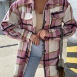 Manteau à carreaux chic avec poches fonctionnelles