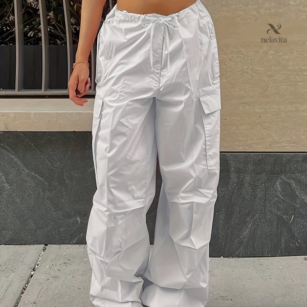 Mode féminine : pantalons cargo polyvalents et élégants